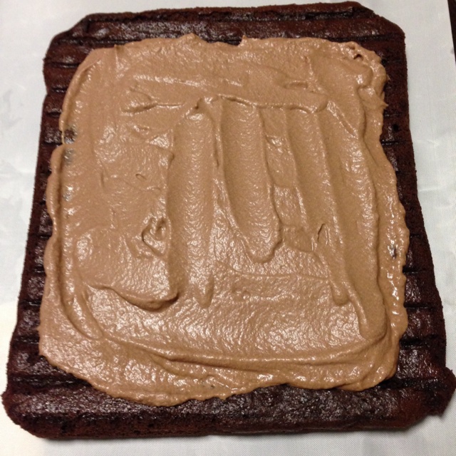 甘纳许巧克力蛋糕卷