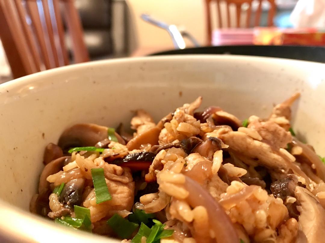 酱香香菇鸡肉焖饭