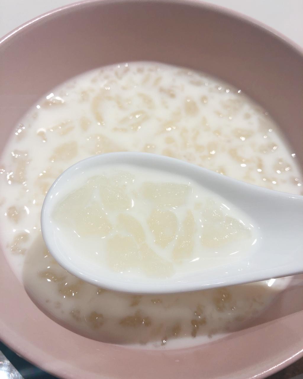 牛奶炖雪蛤