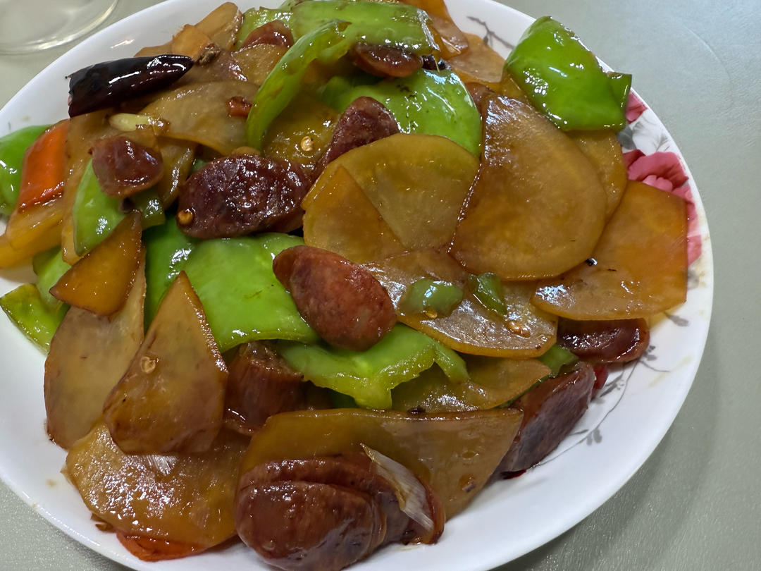 腊肠炒土豆