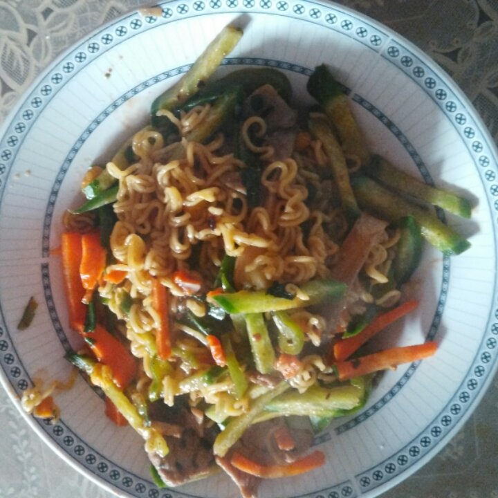 简单美味炒泡面