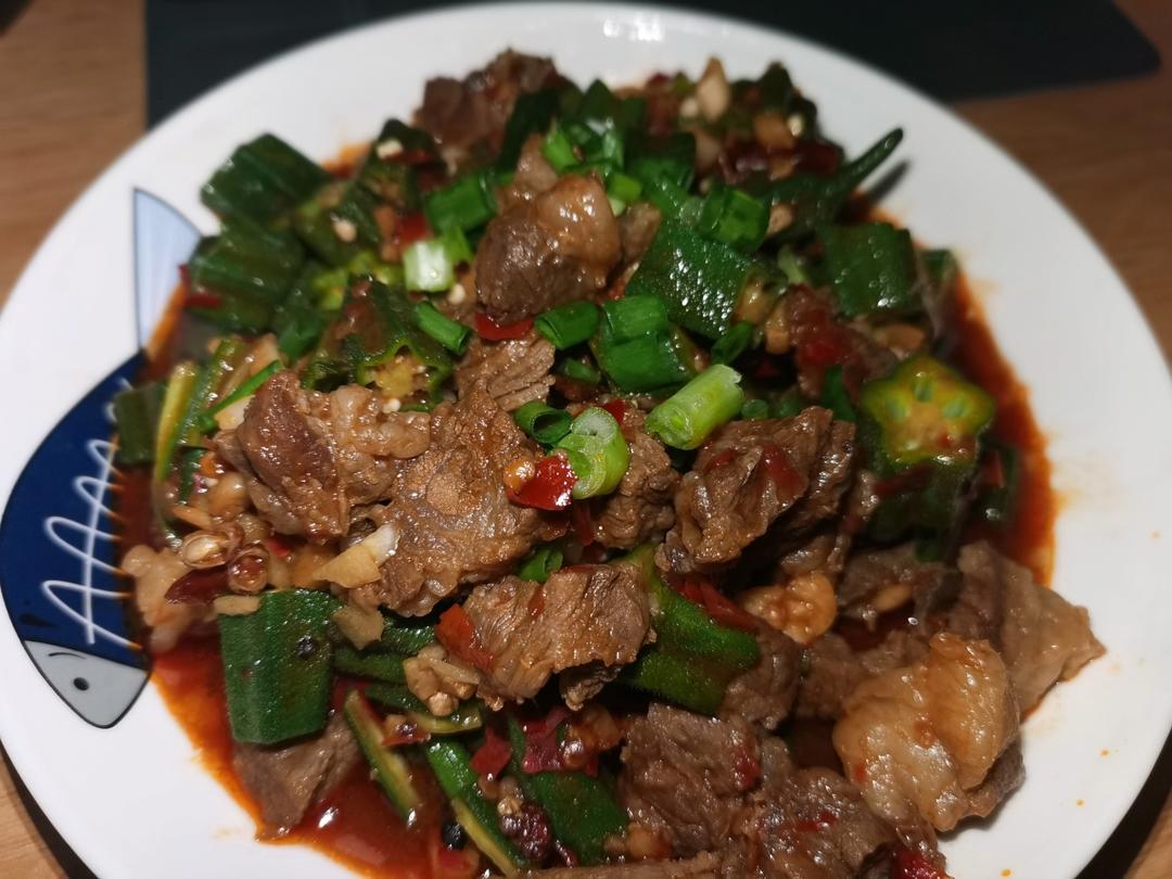 秋葵炒牛肉粒