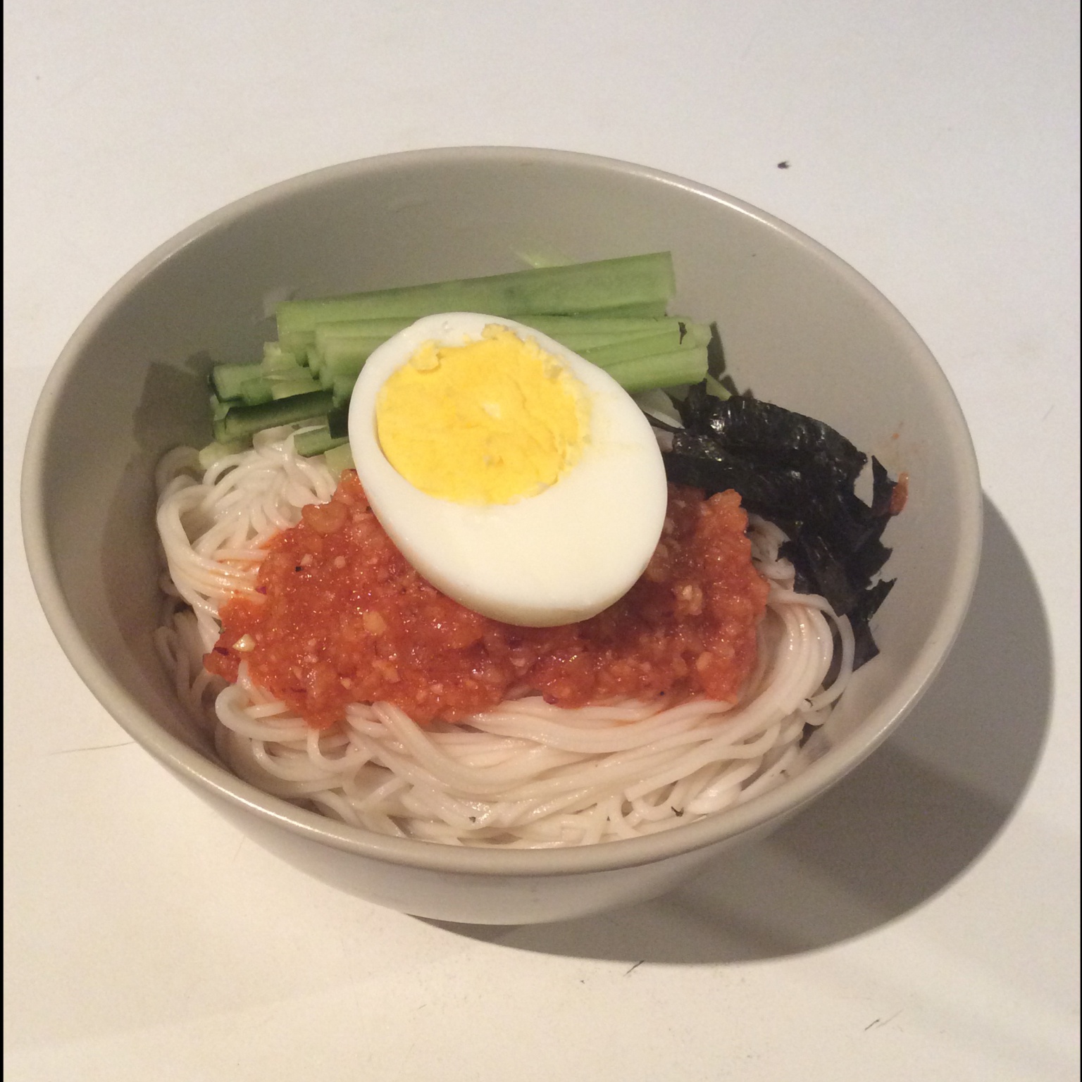 韩国料理——骨董面(비빔국수)
