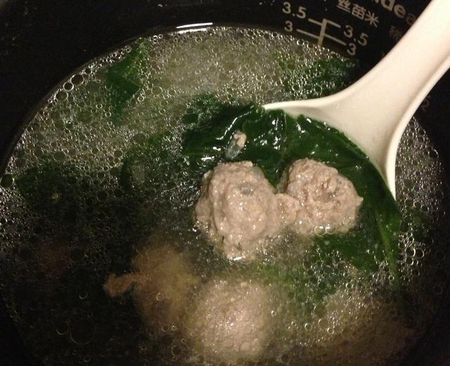 菠菜牛肉丸子汤的做法