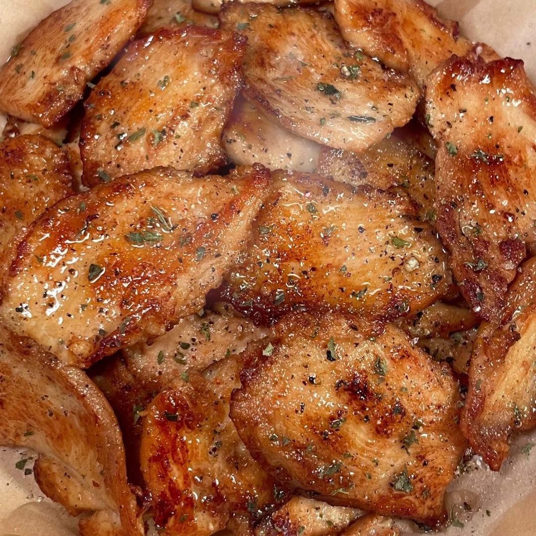 香煎鸡胸肉的做法