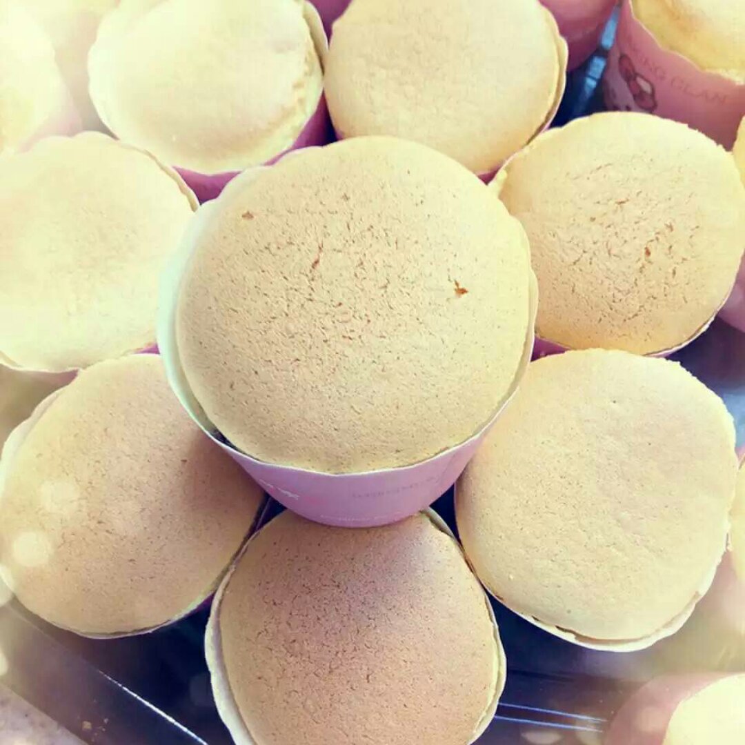 戚风杯子蛋糕^_^不开裂不回缩喔～