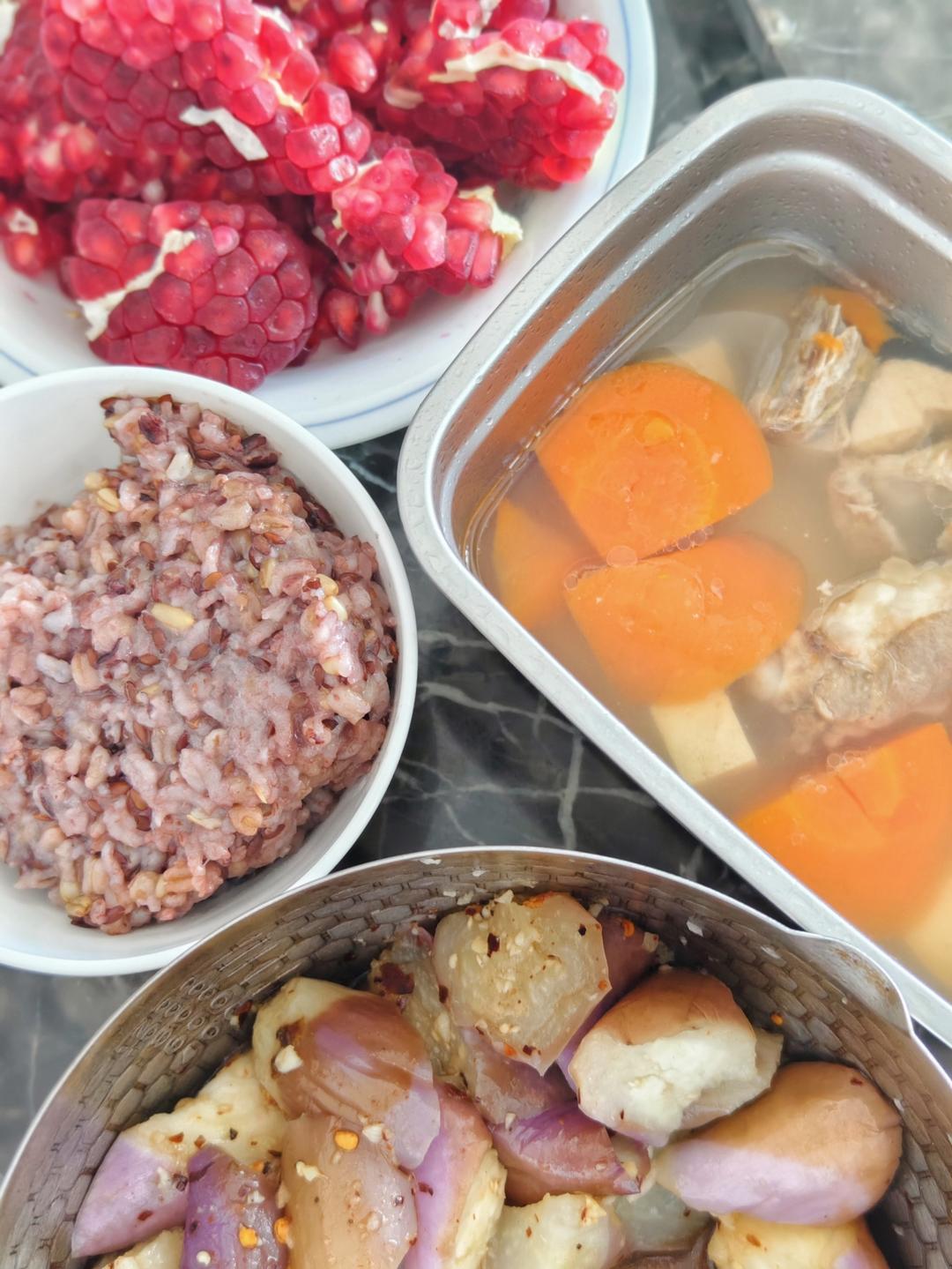 玉米红萝卜排骨汤