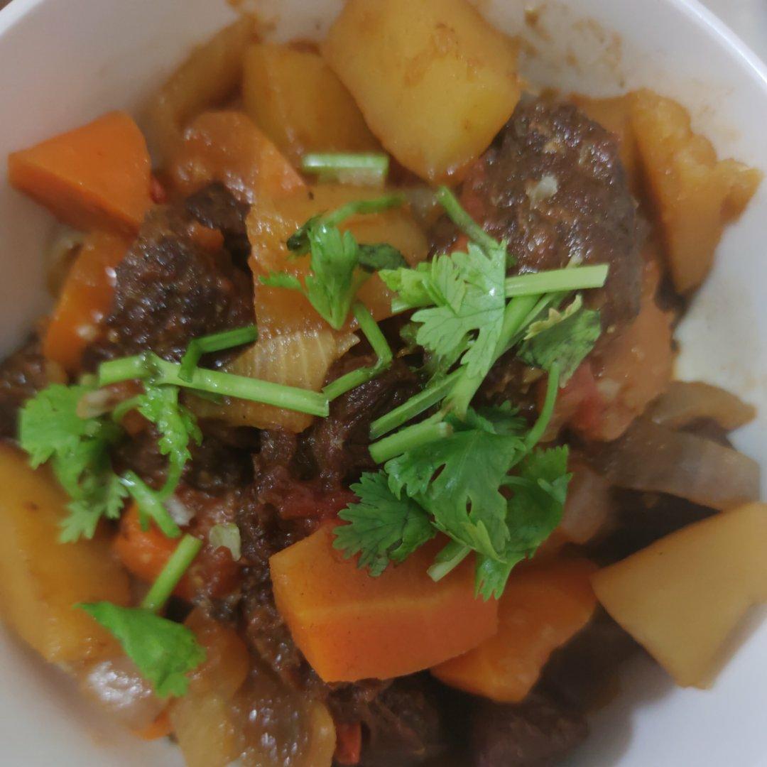 番茄土豆炖牛腩