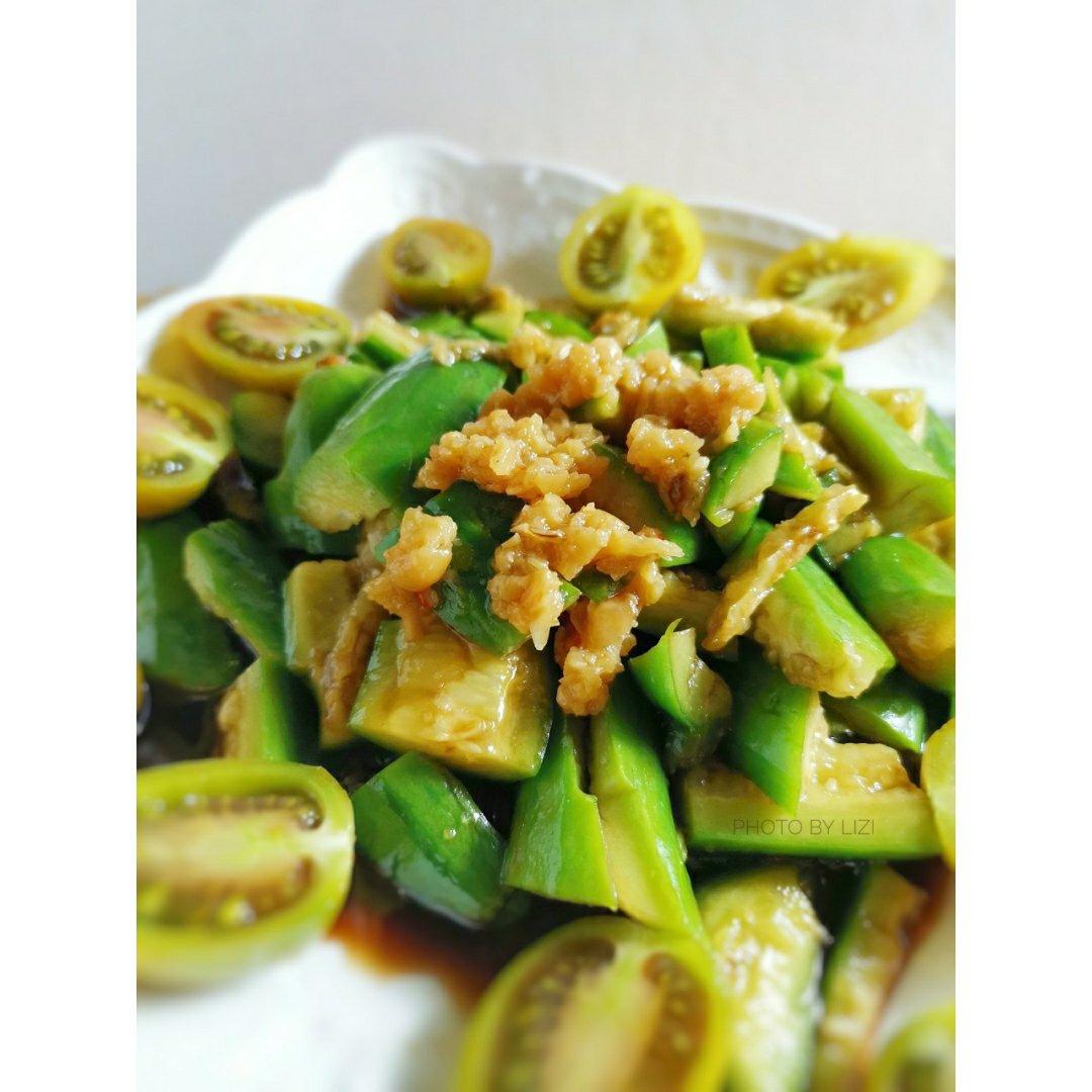 荆芥拌刀拍黄瓜