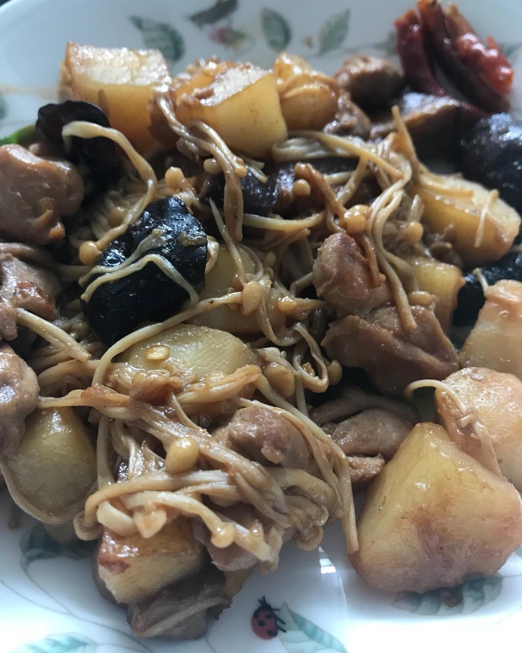 【黄焖鸡米饭】