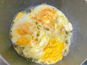 丝瓜焖荷包蛋的做法 步骤3