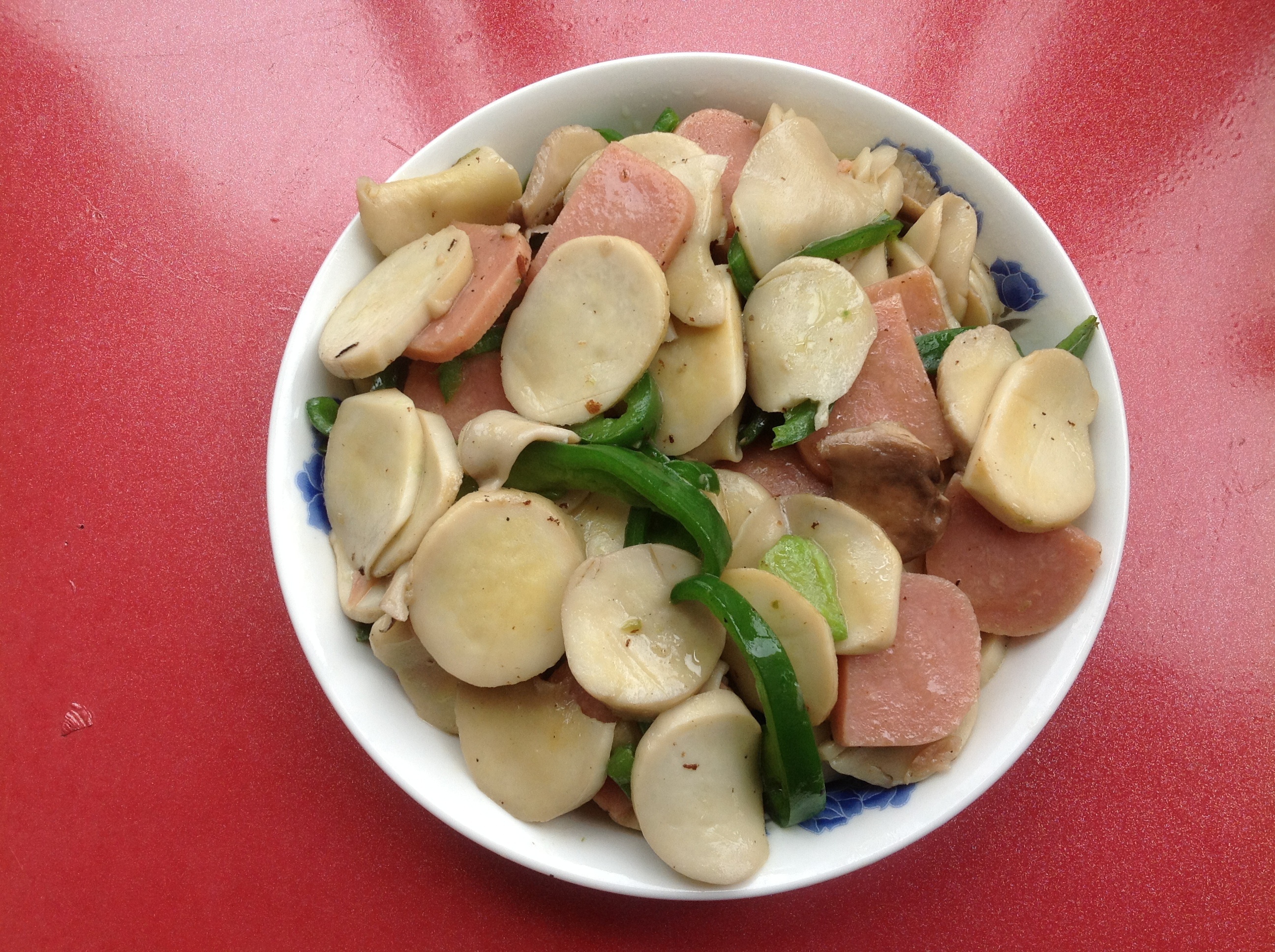青椒炒鸡腿菇