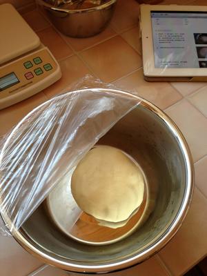 新年第一烤：黄油面包卷儿的做法 步骤1