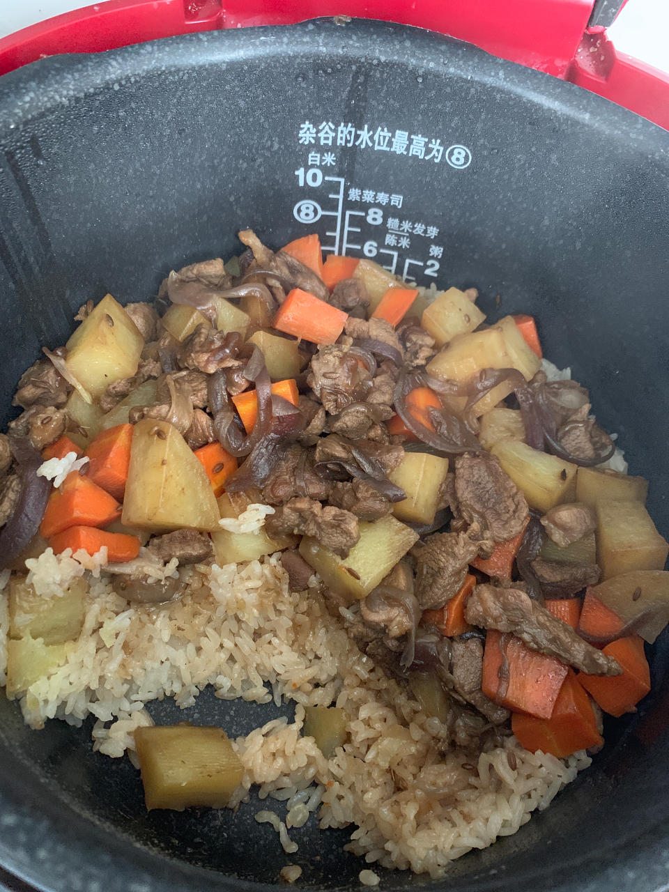 喷香羊肉焖饭