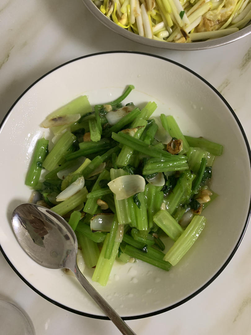 腰果炒西芹