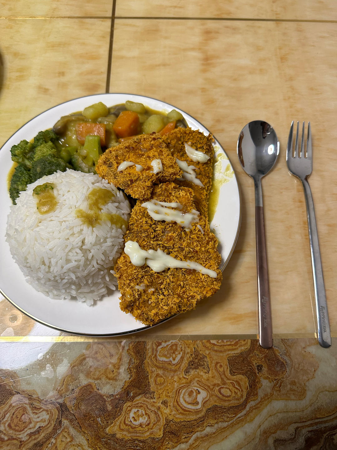 不用油炸也能做咖喱猪排饭！好吃又简单！