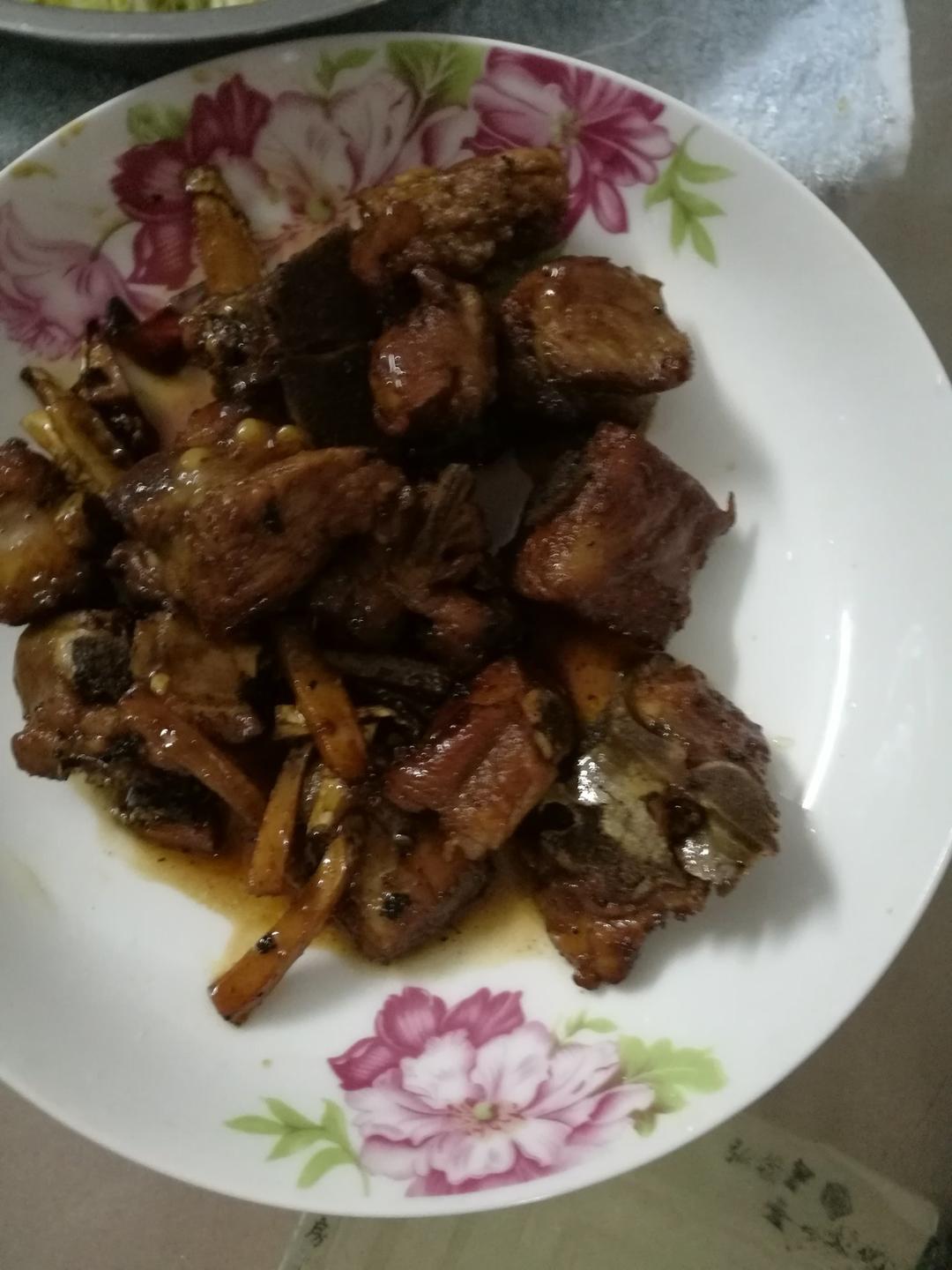 啤酒烧排骨（好吃到吼吼～）