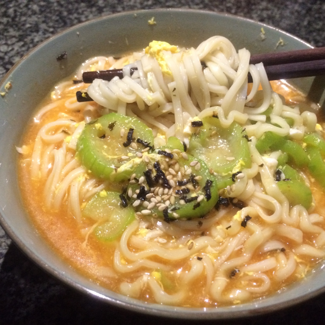 朋友圈超火的韩国三养火鸡面