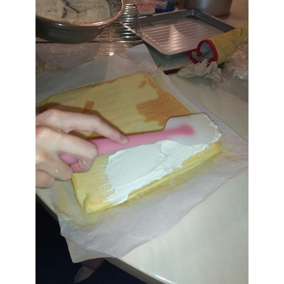 黑森林蛋糕卷