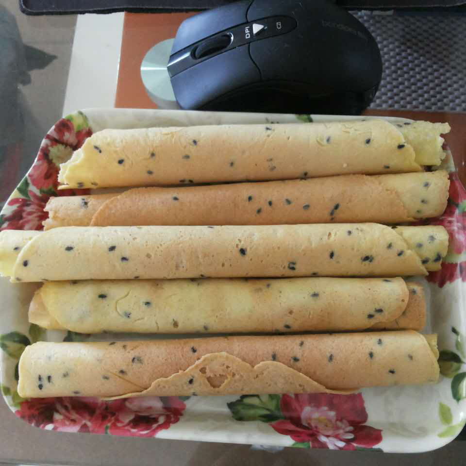 芝麻香酥蛋卷（视频食谱）