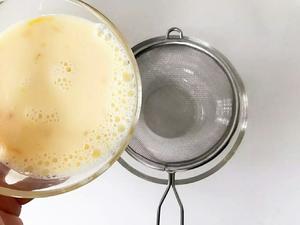 宝宝辅食：鲜橙牛奶蒸蛋—滑嫩Q润，橙香十足，做两个才够吃哦！8M+的做法 步骤6