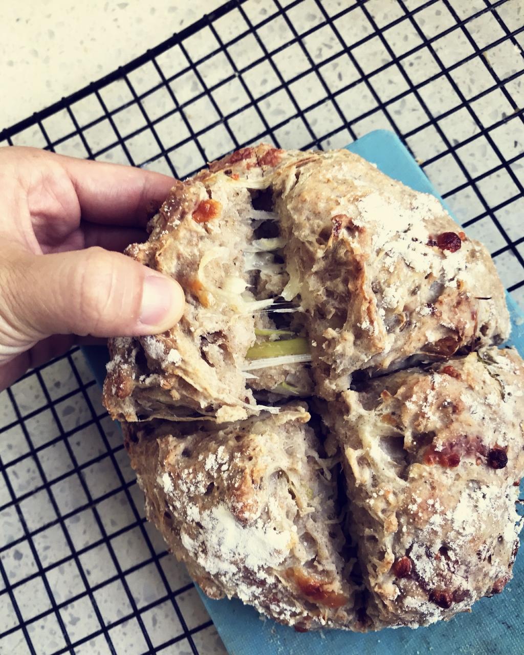 全麦咸切达洋葱土豆面包——快手司康【健康主食】