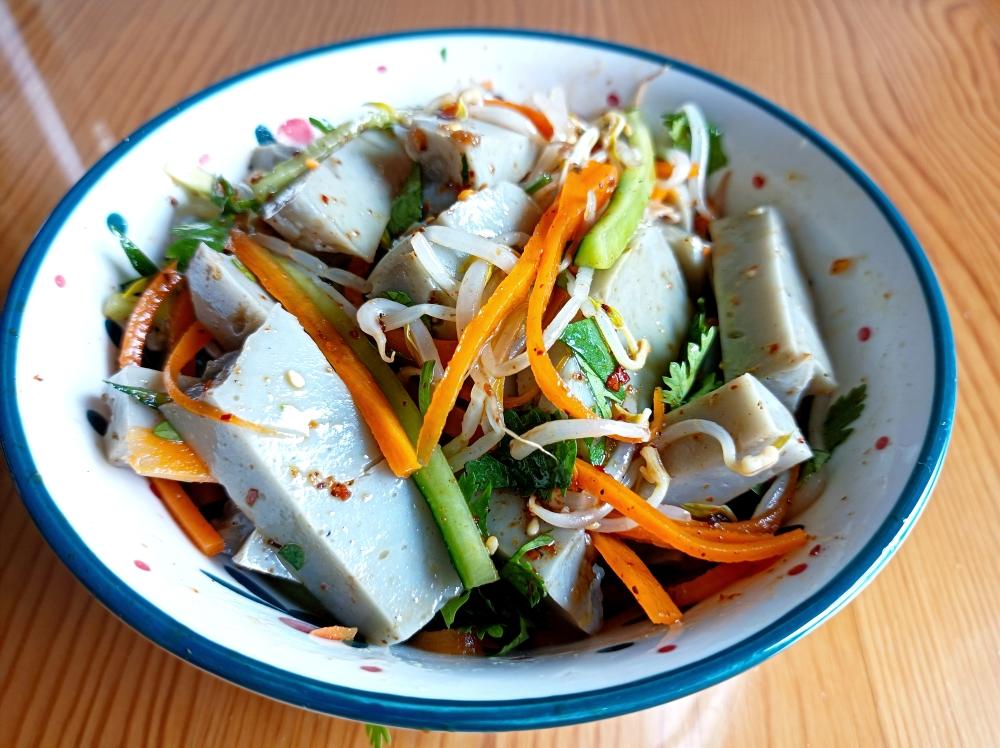 节气蔬食~夏至~云南特色小吃：金豌豆凉粉的做法