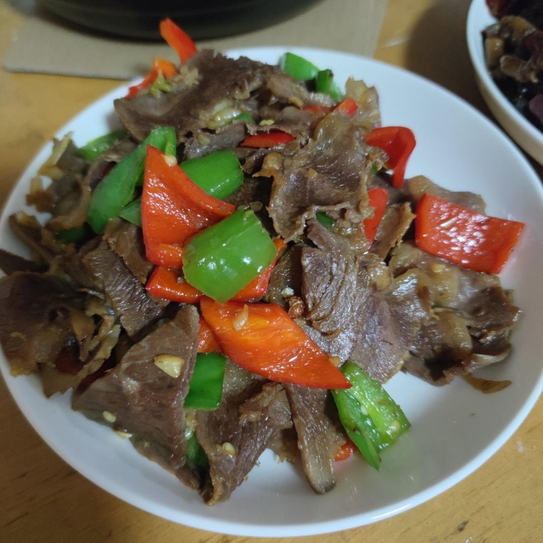 青红椒炒卤牛肉