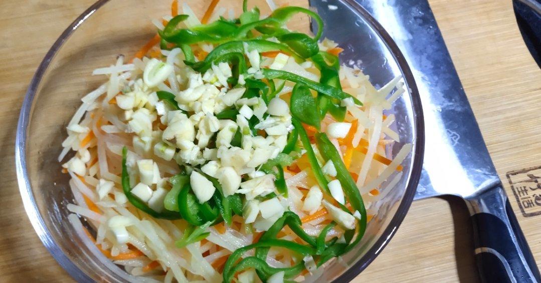 凉拌土豆丝，爽口开胃