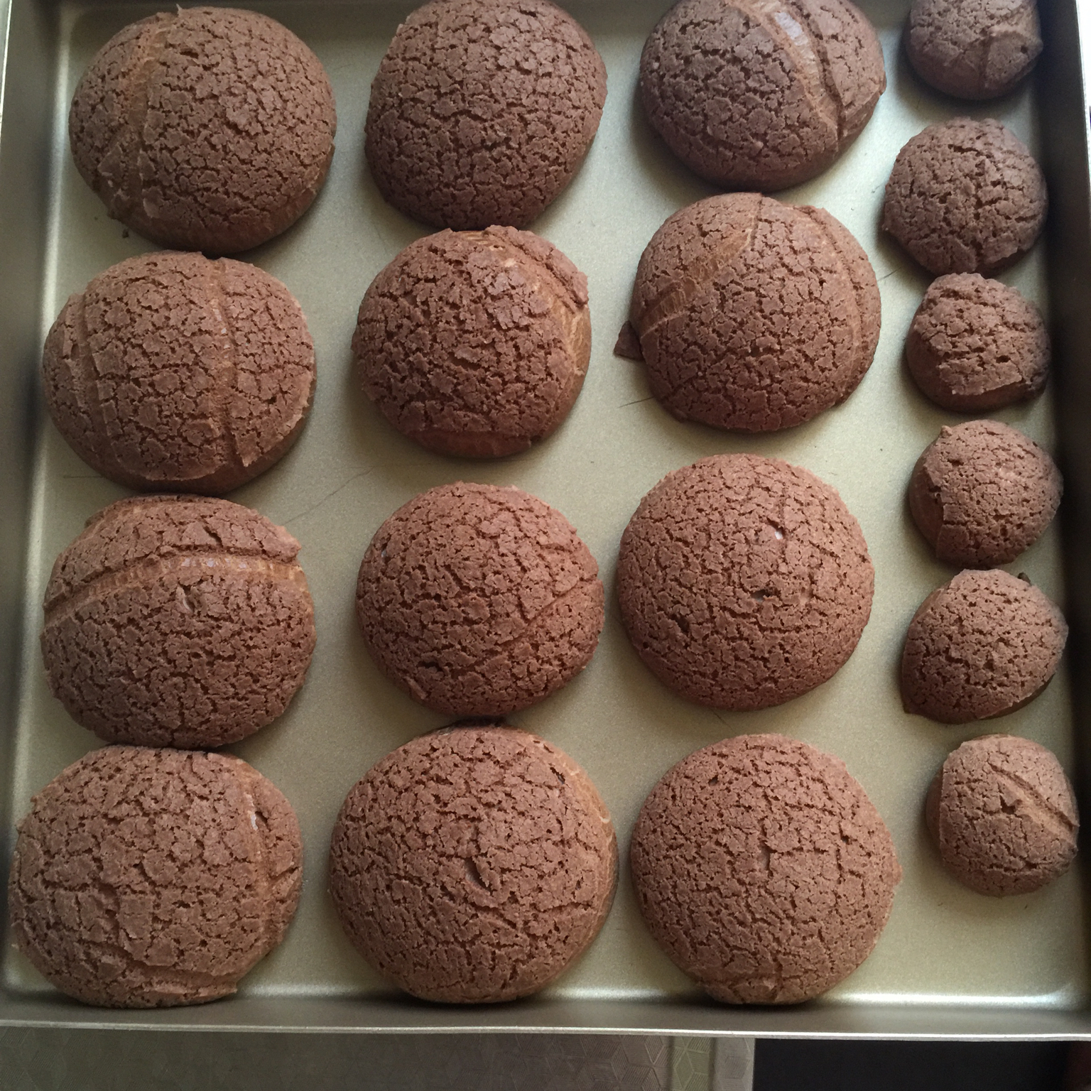 巧克力酥皮泡芙