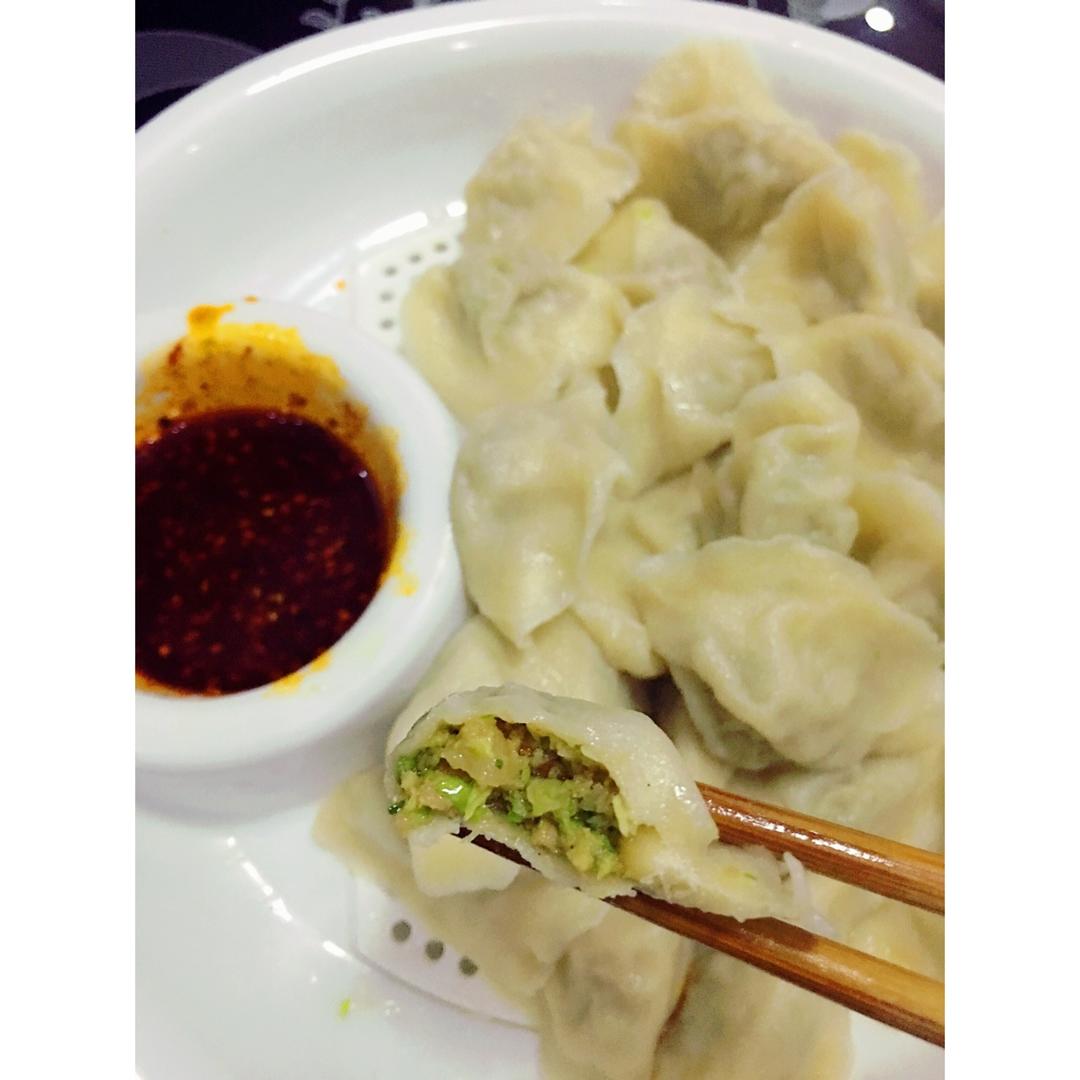 包菜猪肉水饺【附带饺子皮做法】