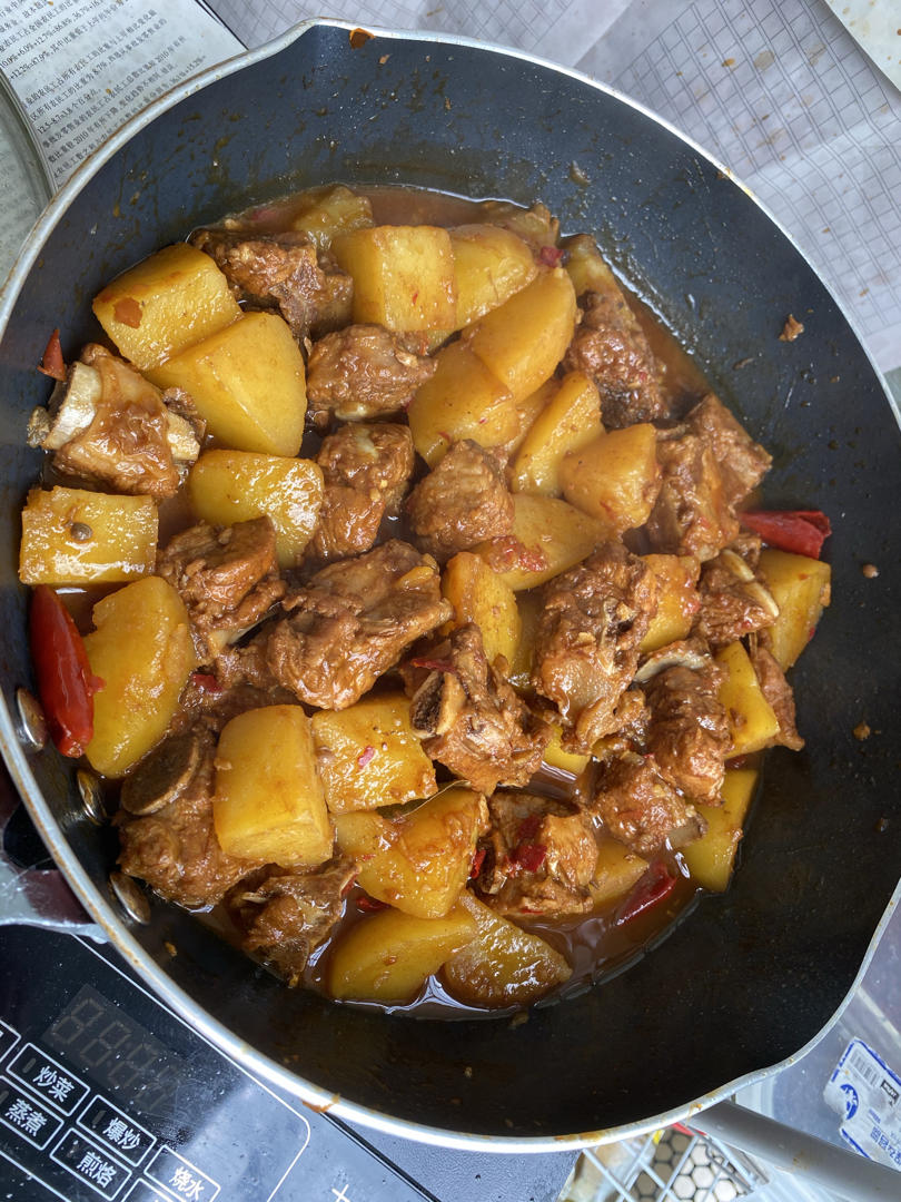 超级下饭的土豆烧排骨