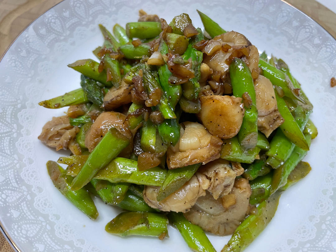 芦笋炒鲜贝
