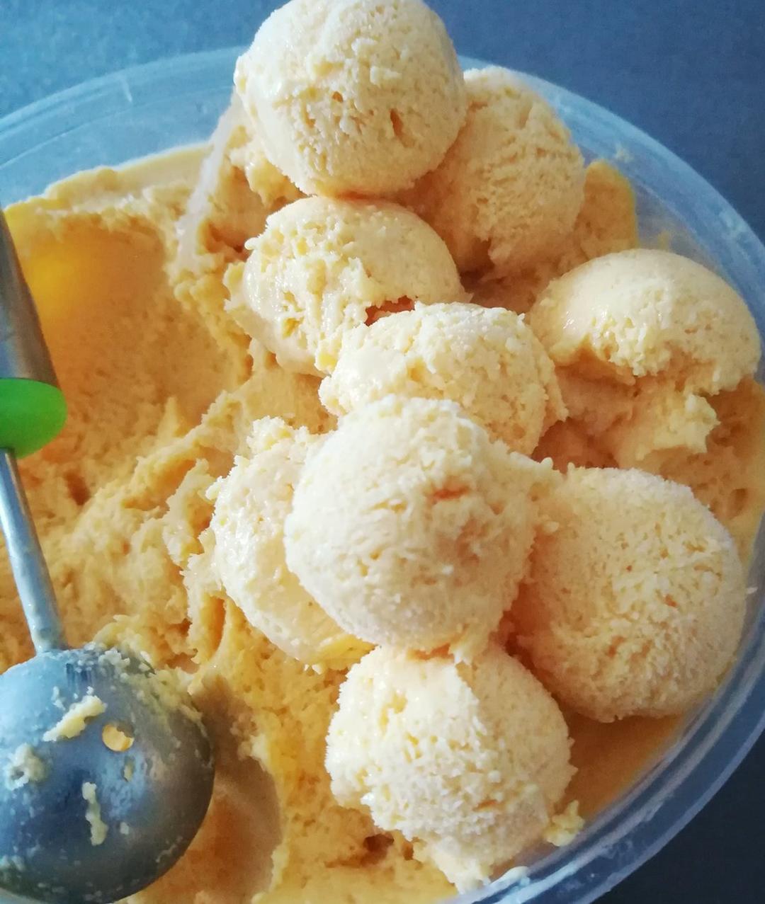 阴夫人私房菜做的西瓜,酸奶冰淇淋