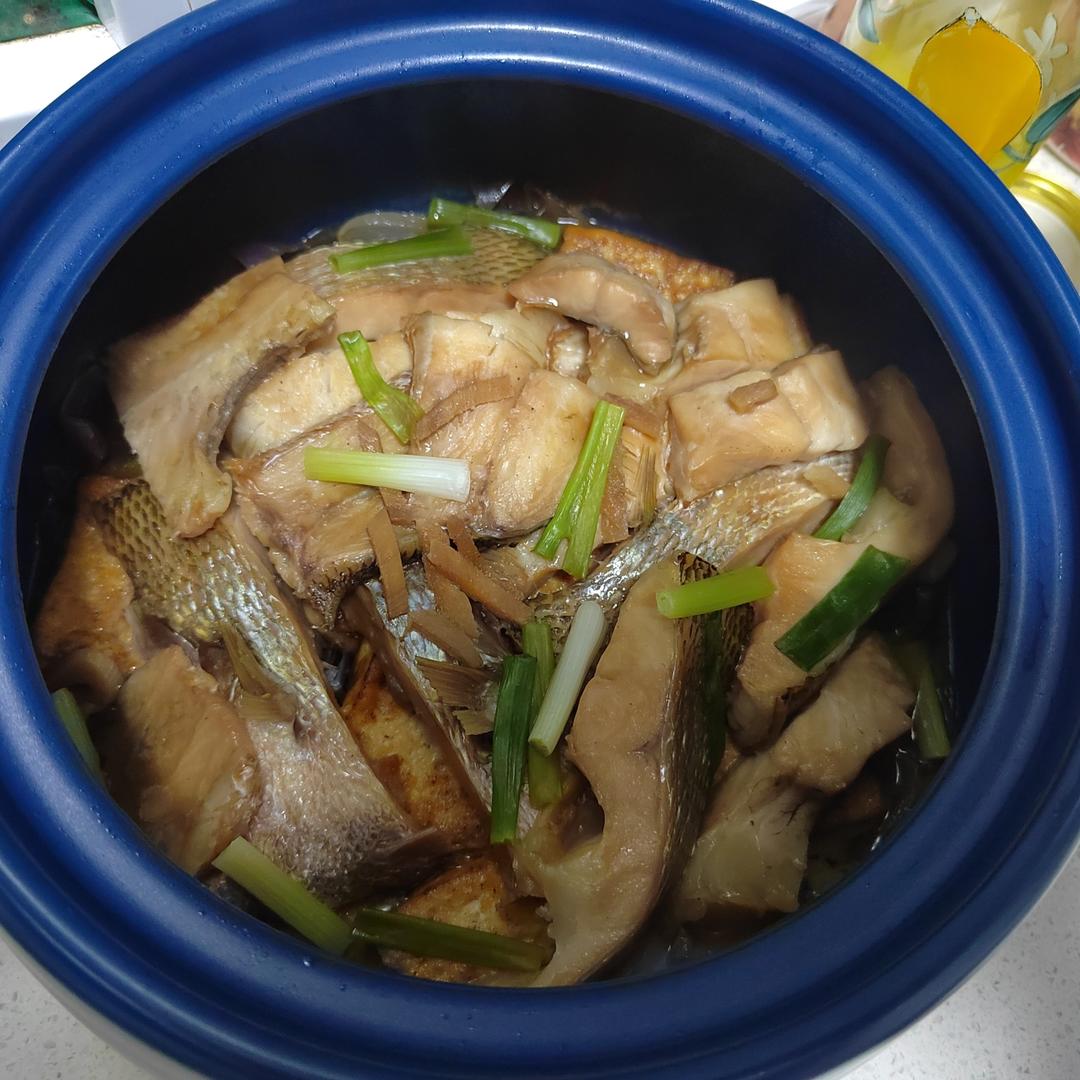鲜嫩豆腐鲈鱼煲