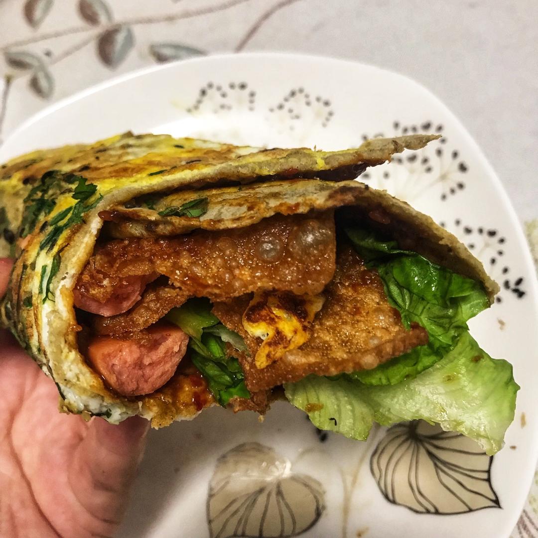 煎饼果子（超详细步骤 甜面酱都是自制的）