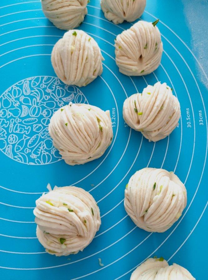 葱油花卷，一根筷子卷出漂亮的造型