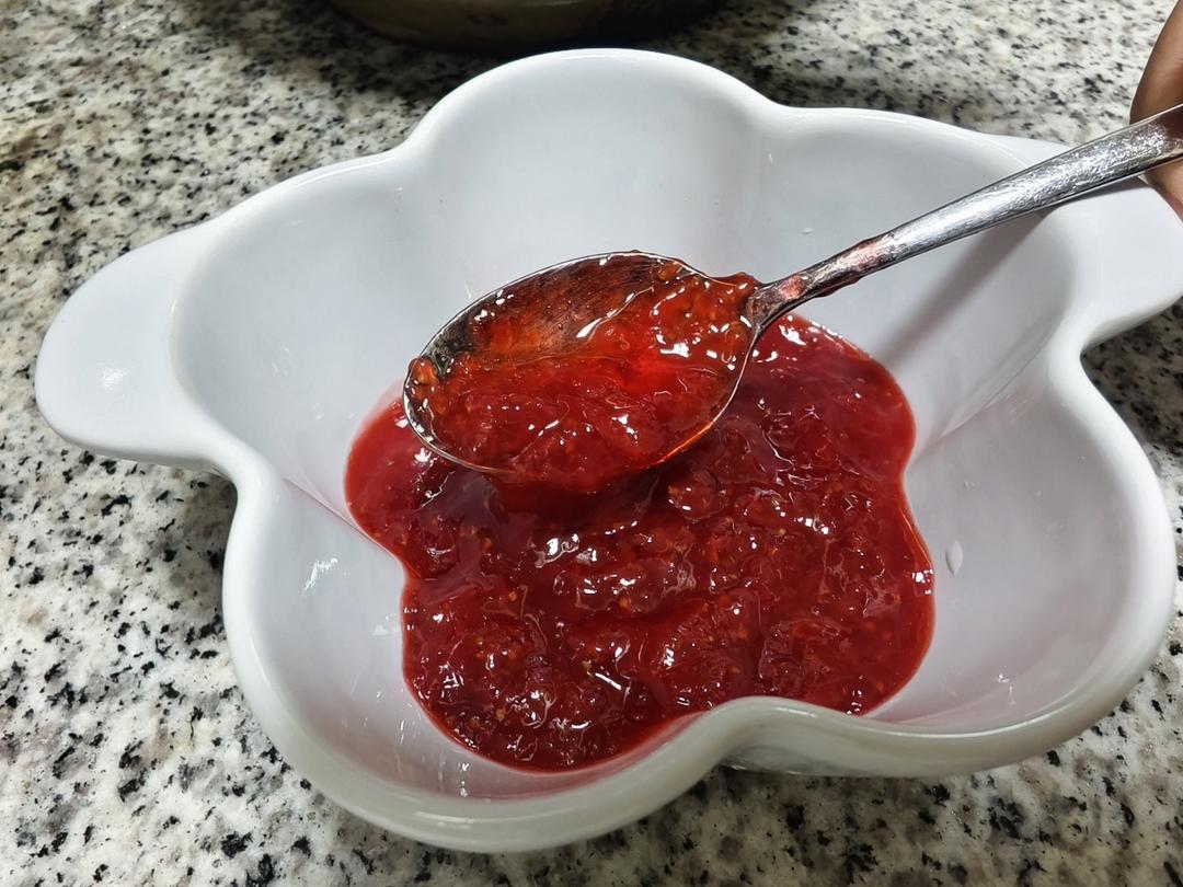 微波炉草莓果酱