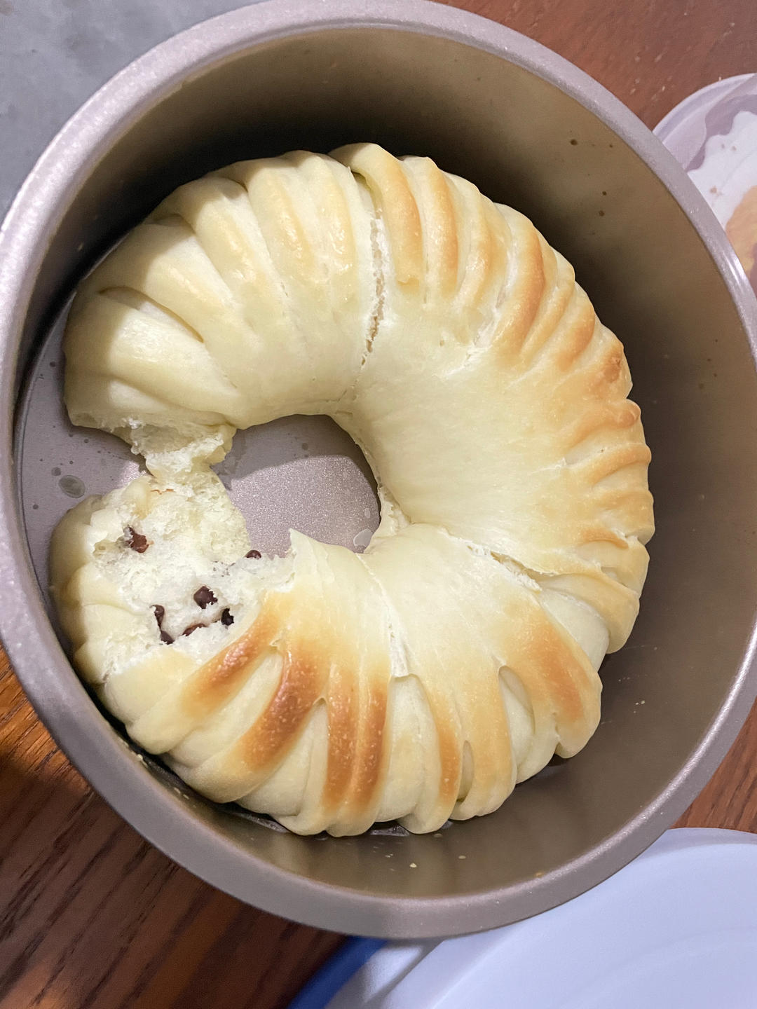 100款造型[1] 红豆线圈面包[一个面团变身100种风味造型]