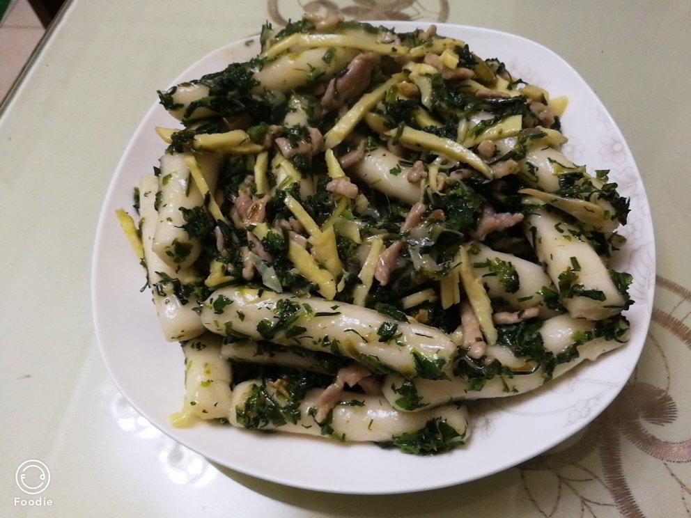 荠菜肉丝炒年糕