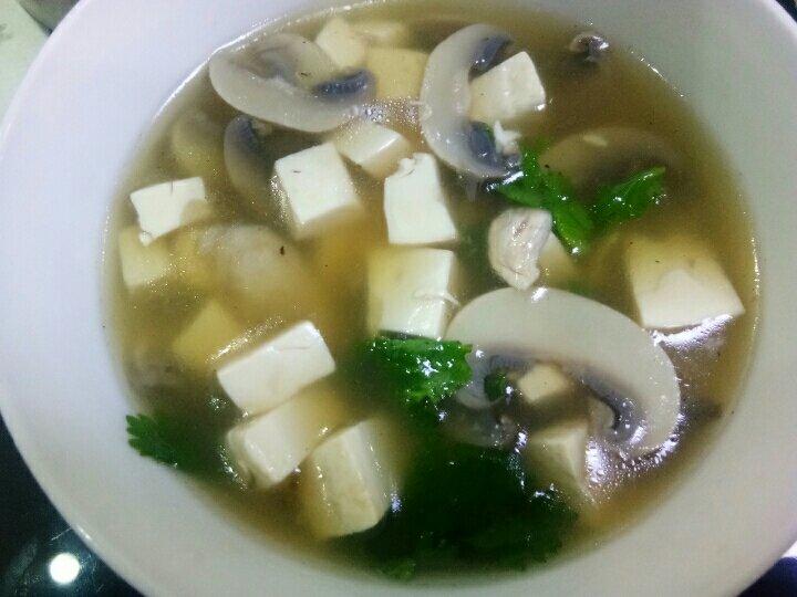 豆腐蘑菇汤