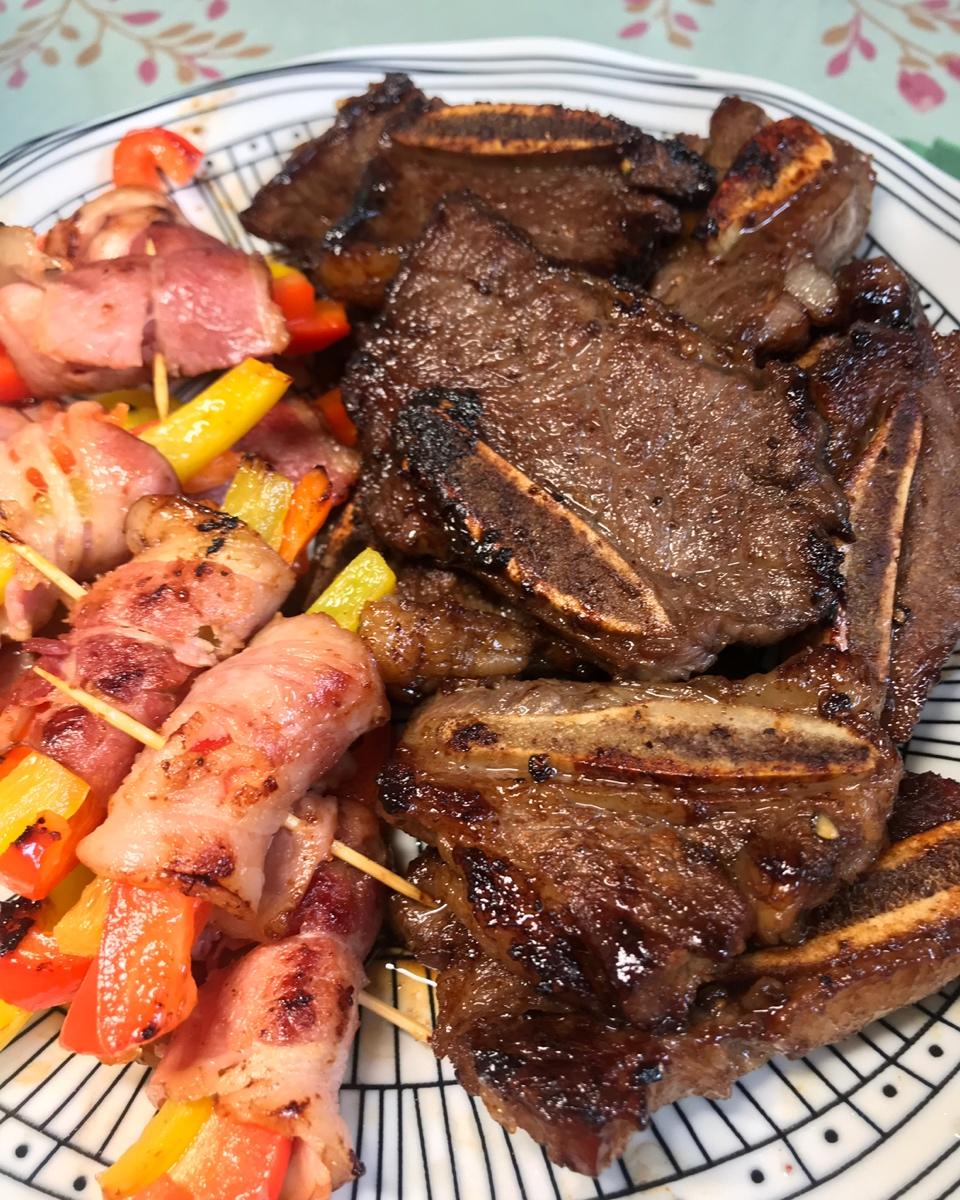 蜜汁牛仔骨 & 培根彩椒卷