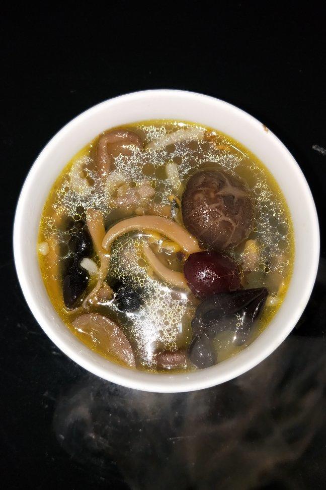 jessie_mo做的墨鱼干排骨汤