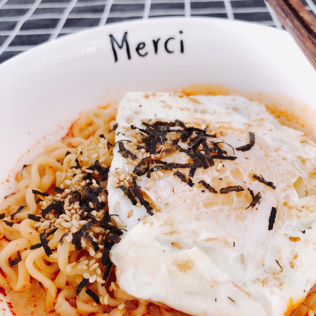 韩国超辣三养火鸡拌面（怎样做不辣又好吃！）