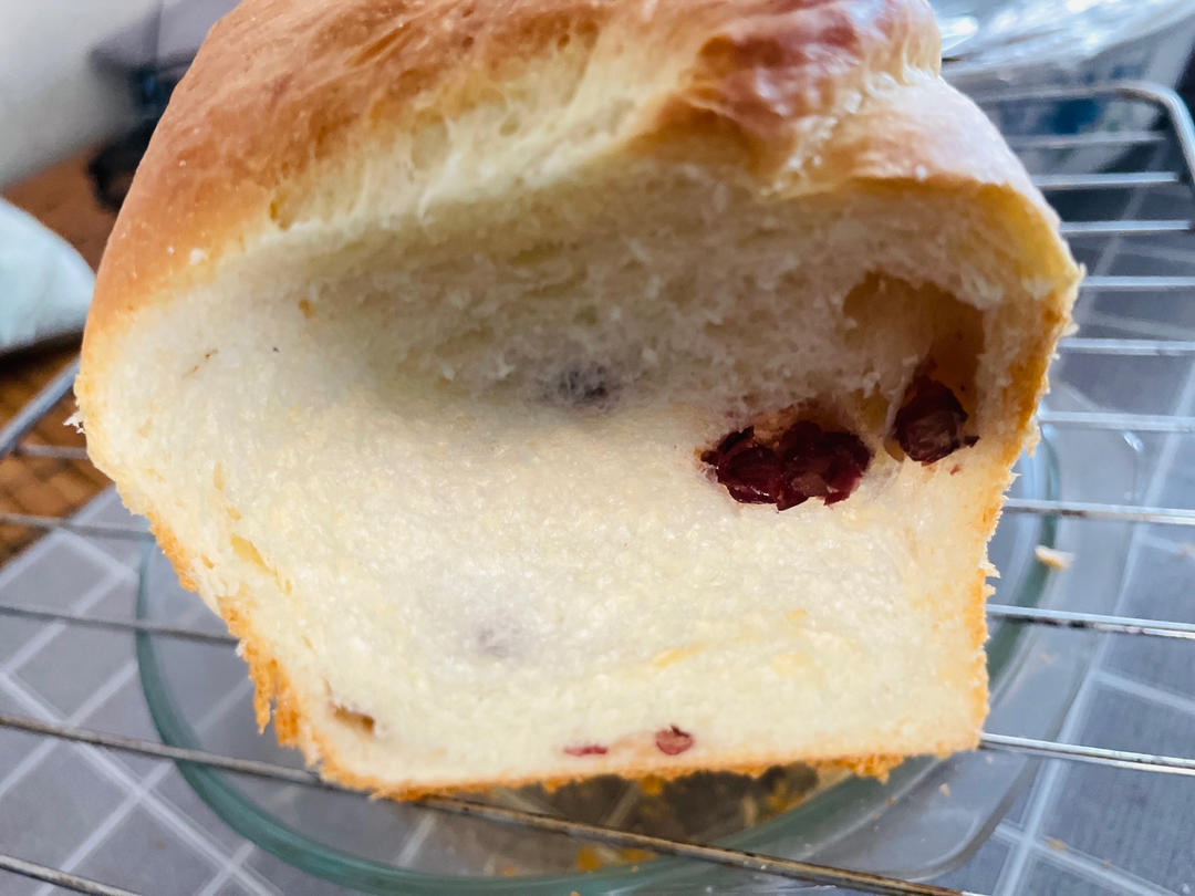 柔软好吃的蜜红豆牛奶吐司（无需分割、一次发酵）