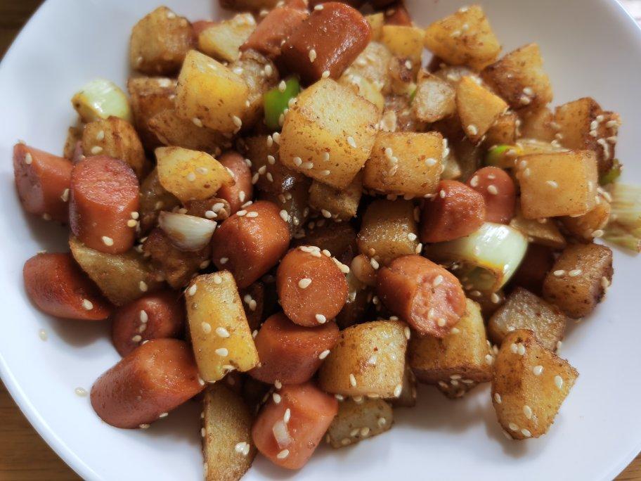 香辣过瘾的孜然土豆火腿，比路边摊还好吃