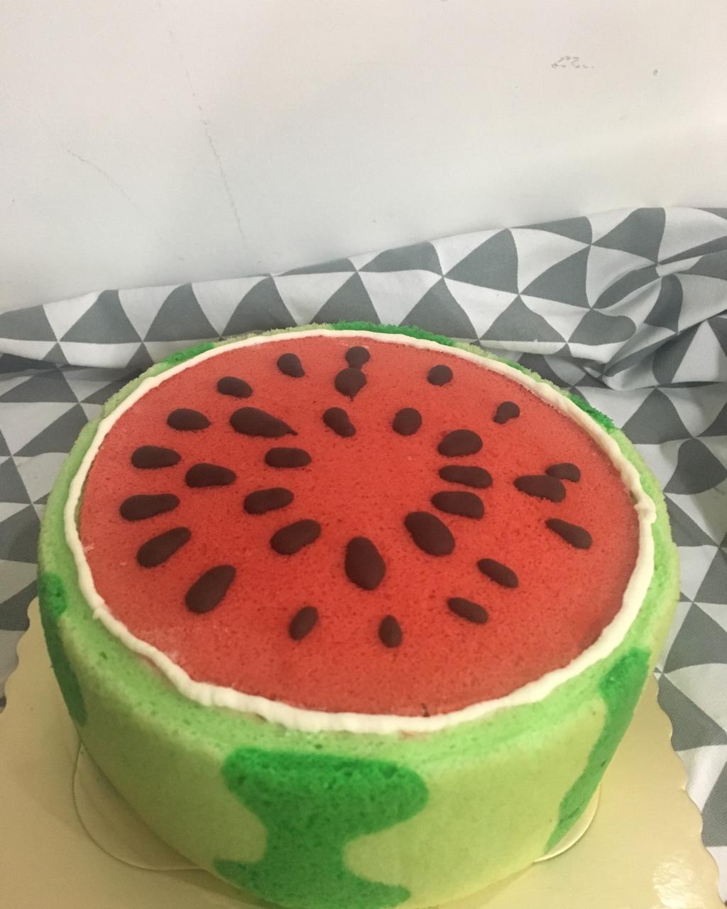 西瓜造型奶油蛋糕