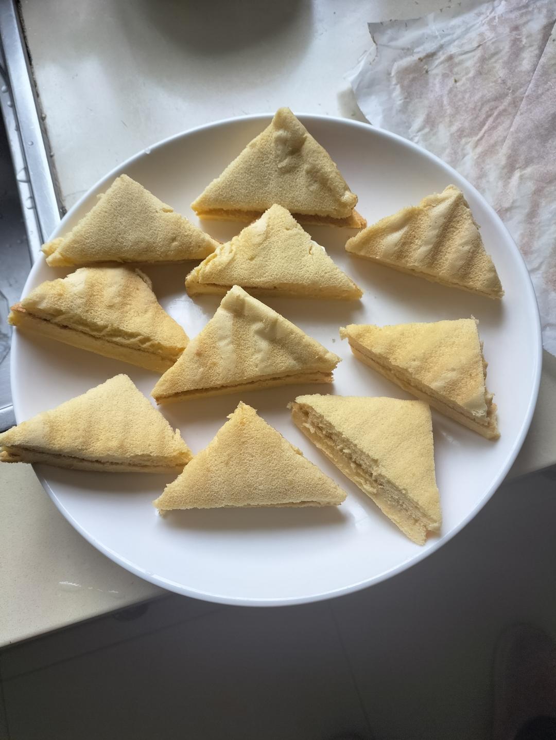 蛋糕卷这样做‼️不掉皮不开裂（小视频食谱）