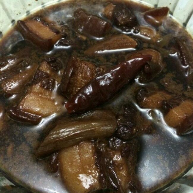 吃着碗里望着锅里的红烧肉