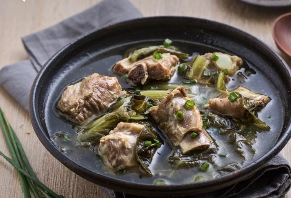 酸菜排骨汤辣味中国